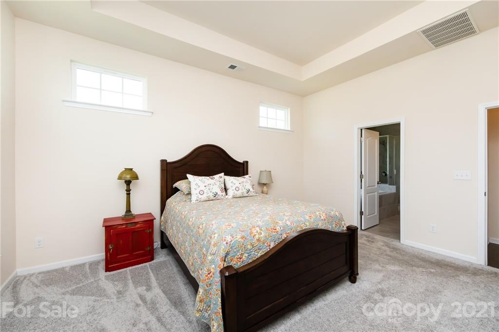 4080 Whittier Lane Tega Cay, SC 29708 - Photo 11 of 38 Gallery Image 11