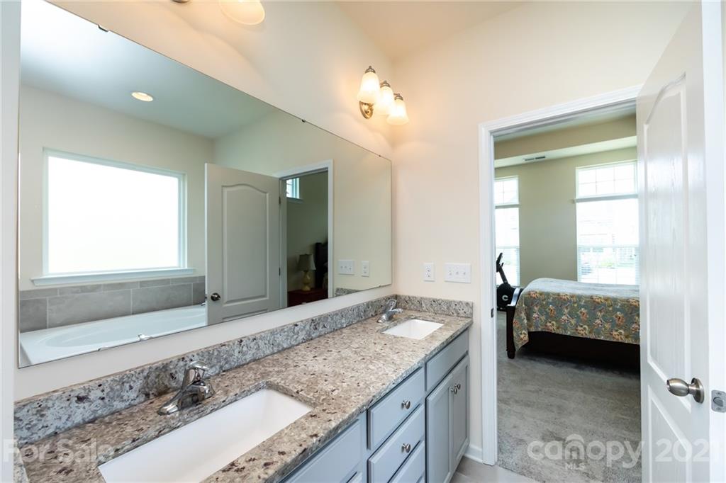 4080 Whittier Lane Tega Cay, SC 29708 - Photo 15 of 38 Gallery Image 15