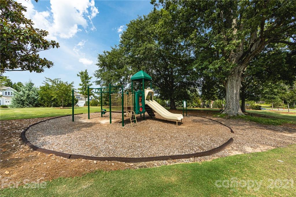 4080 Whittier Lane Tega Cay, SC 29708 - Photo 36 of 38 Gallery Image 36