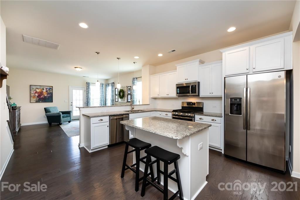 4080 Whittier Lane Tega Cay, SC 29708 - Photo 6 of 38 Gallery Image 6