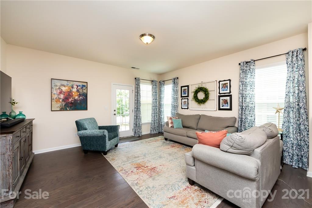4080 Whittier Lane Tega Cay, SC 29708 - Photo 8 of 38 Gallery Image 8