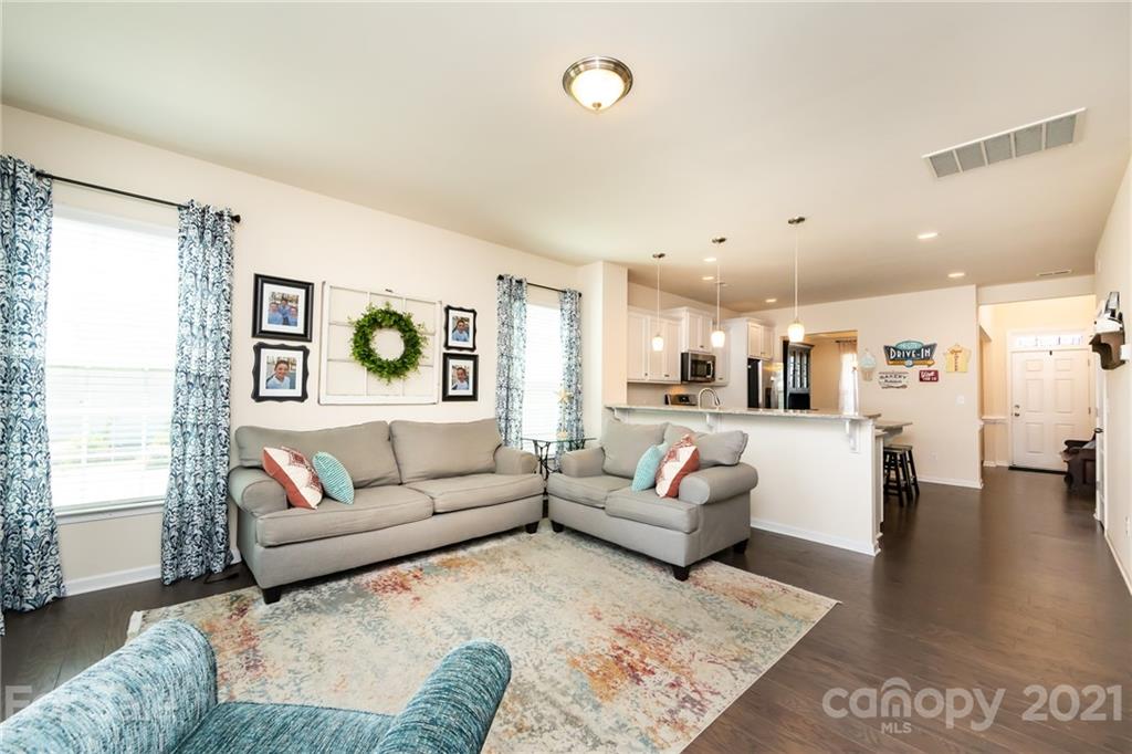 4080 Whittier Lane Tega Cay, SC 29708 - Photo 9 of 38 Gallery Image 9
