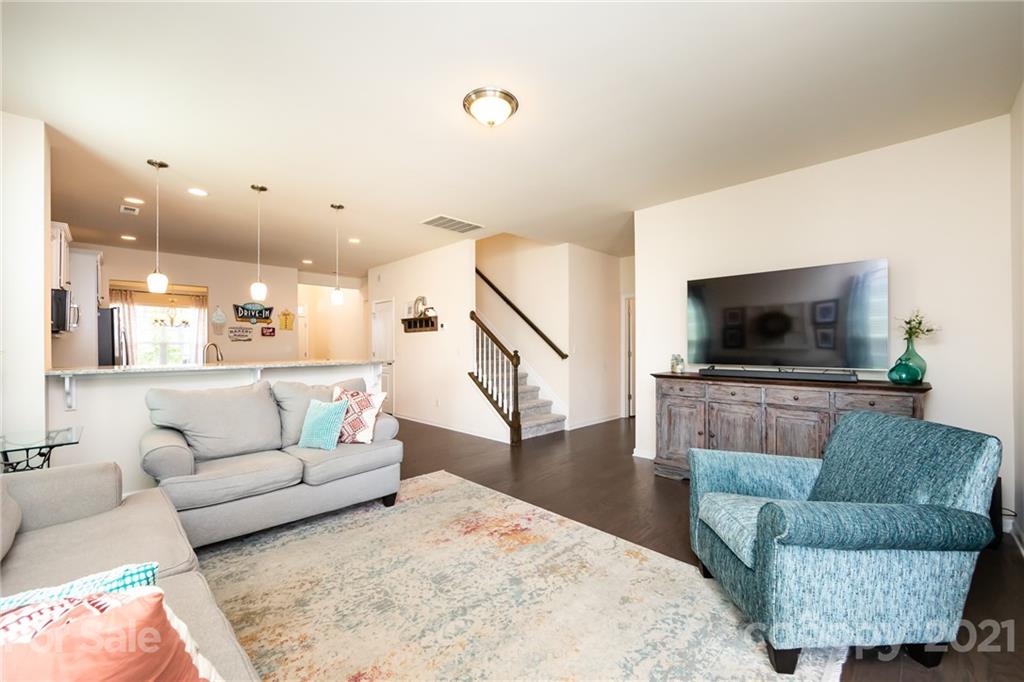 4080 Whittier Lane Tega Cay, SC 29708 - Photo 10 of 38 Gallery Image 10