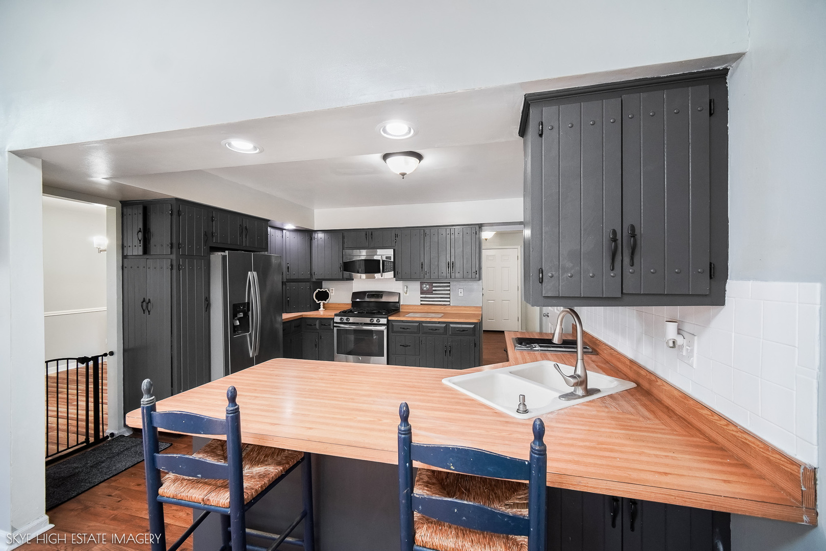 28W516 Leverenz Road Naperville, IL 60564 - Photo 8 of 20 Gallery Image 8