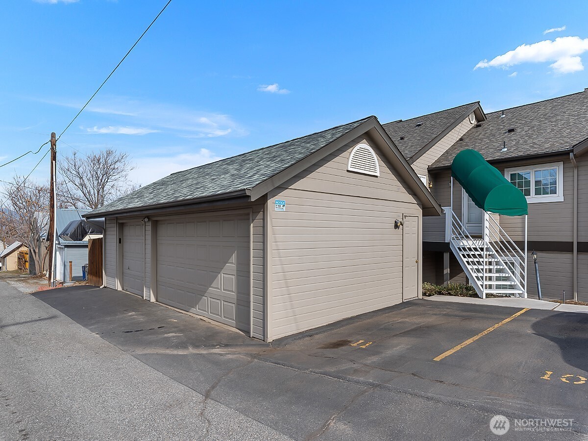 20 South Delaware Avenue, Unit 11 Wenatchee, WA 98801 - Photo 33 of 40