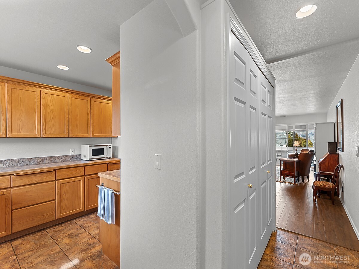 20 South Delaware Avenue, Unit 11 Wenatchee, WA 98801 - Photo 5 of 40