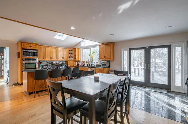 $1,000,000 | 1 Cin-Fre Drive, Hudson, NH 03051