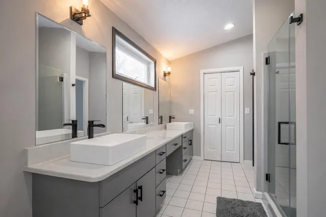 $1,000,000 | 1 Cin-Fre Drive, Hudson, NH 03051