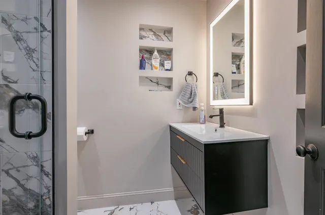 $1,000,000 | 1 Cin-Fre Drive, Hudson, NH 03051