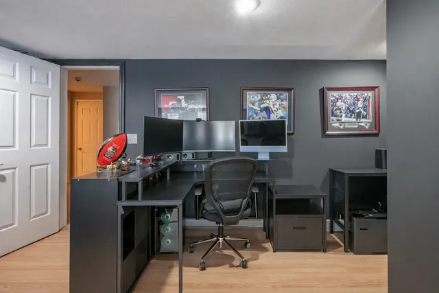 $1,000,000 | 1 Cin-Fre Drive, Hudson, NH 03051