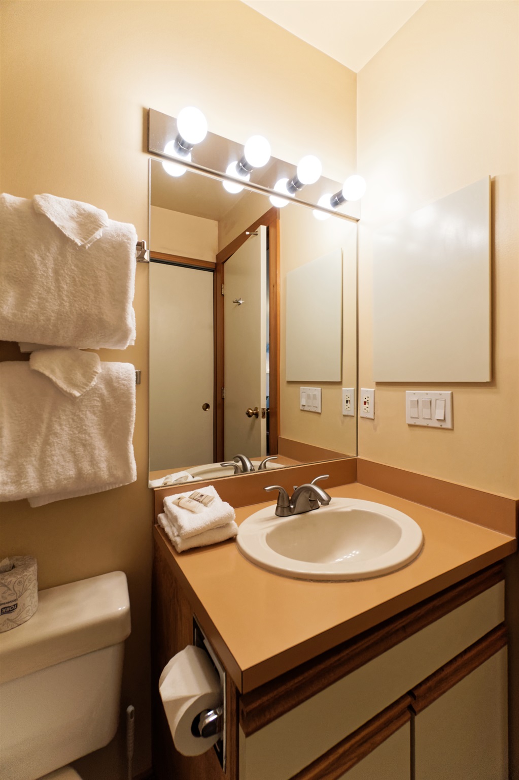 528 East Mountain Road, Unit 55 Killington, VT 05751 - Photo 17 of 25 Gallery Image 17