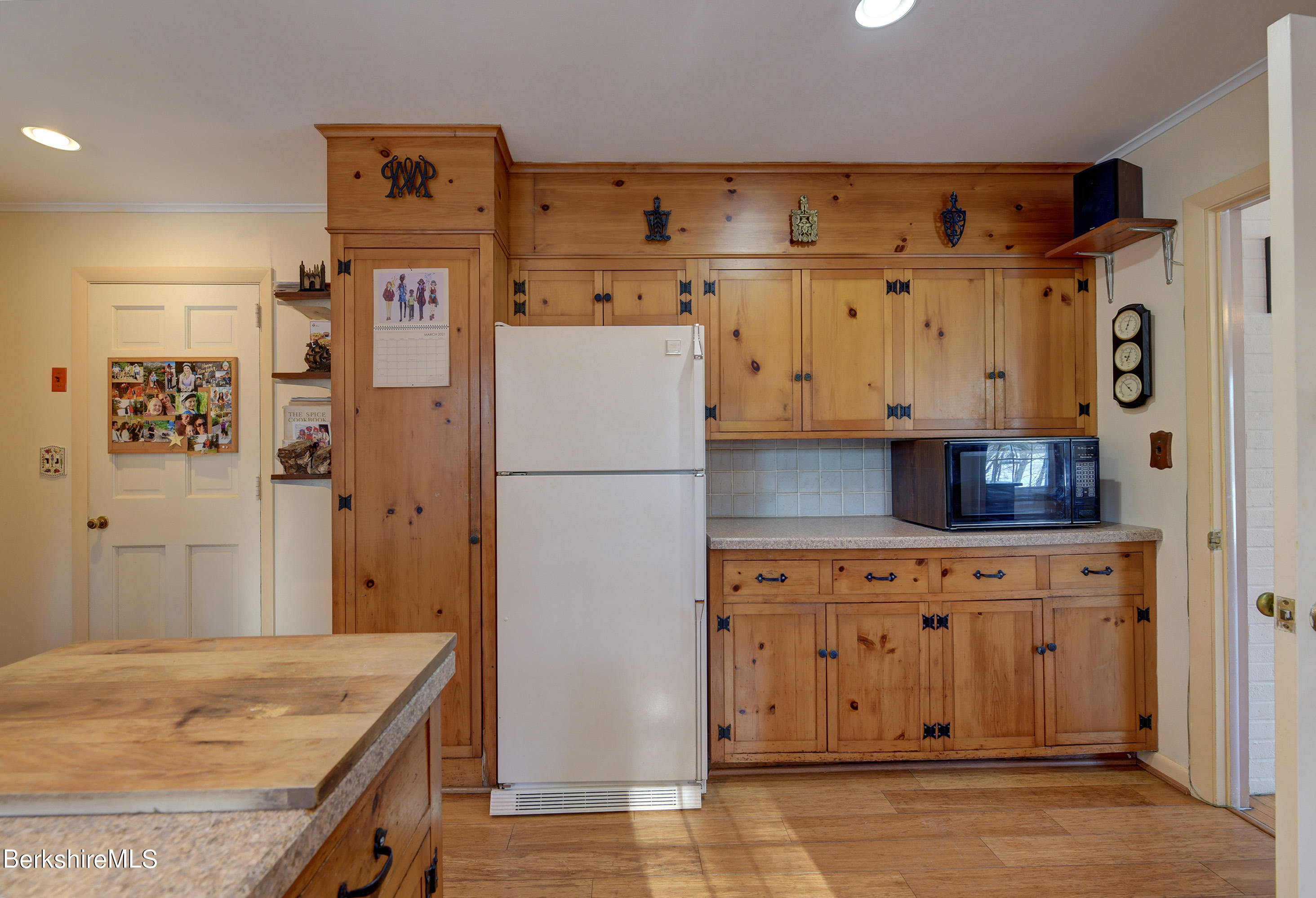 368 Bow Wow Road Sheffield, MA 01257 - Photo 5 of 27 18-Kitchen