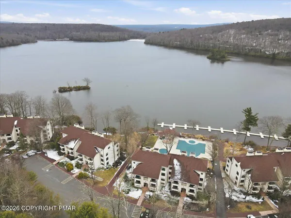 $399,900 | 29 Midlake Drive, Unit 202E, Lake Harmony, PA 18624