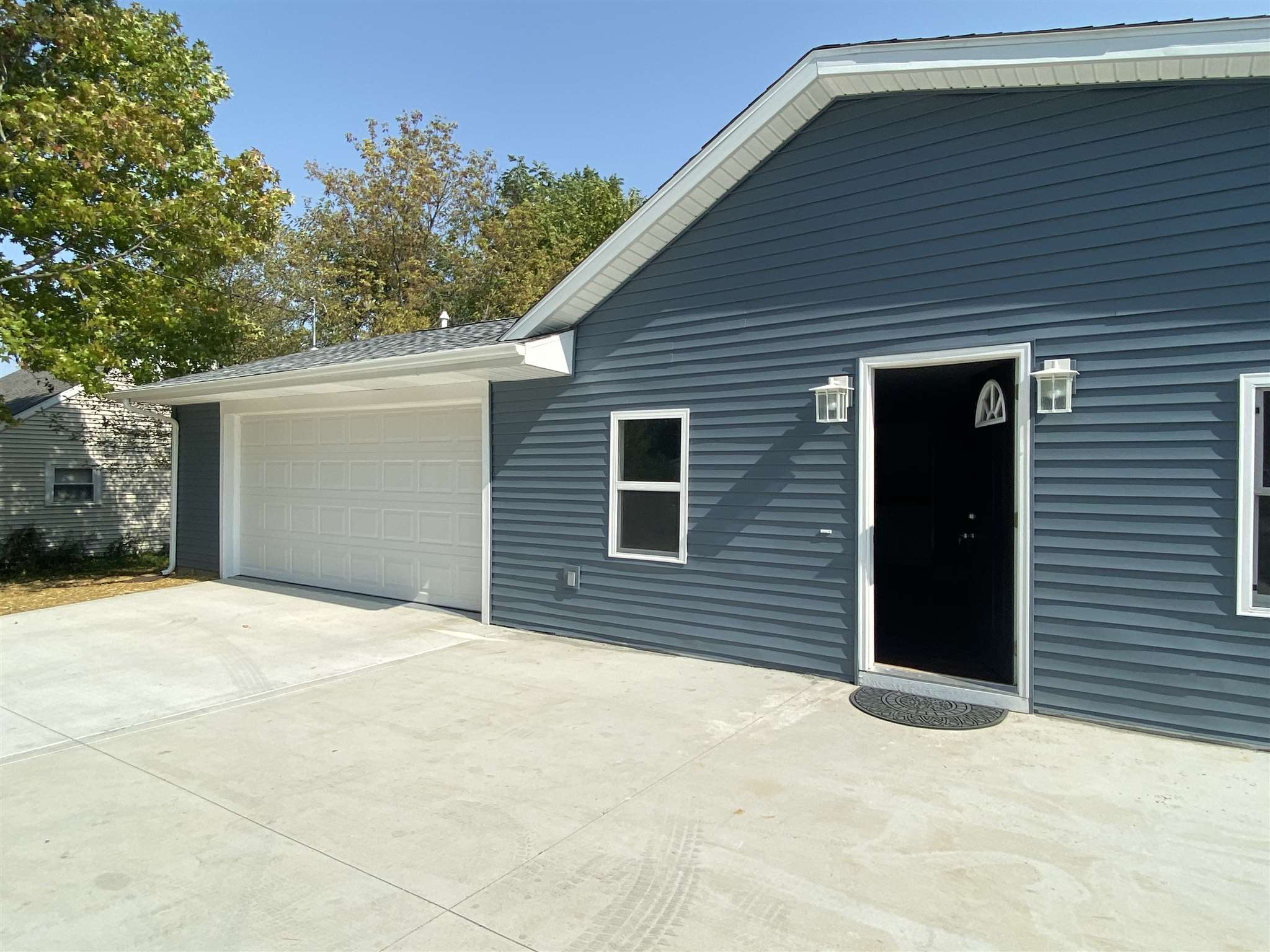 7211 Baer Road Fort Wayne, IN 46809 - Photo 3 of 20