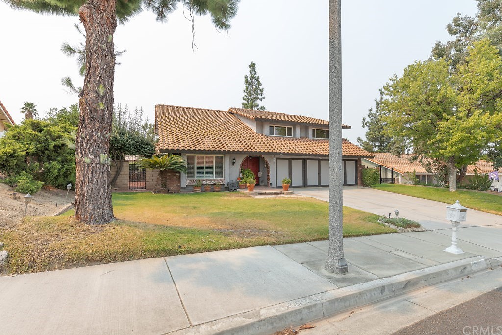 6843 Rycroft Drive Riverside, CA 92506 - Photo 3 of 48 Gallery Image 3