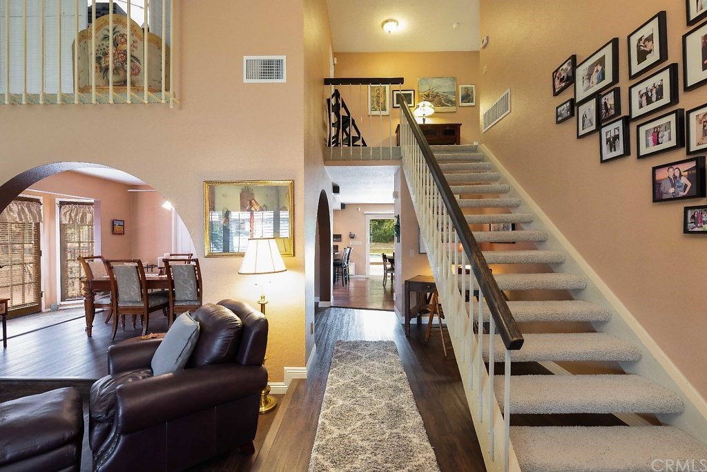 6843 Rycroft Drive Riverside, CA 92506 - Photo 8 of 48 Gallery Image 8