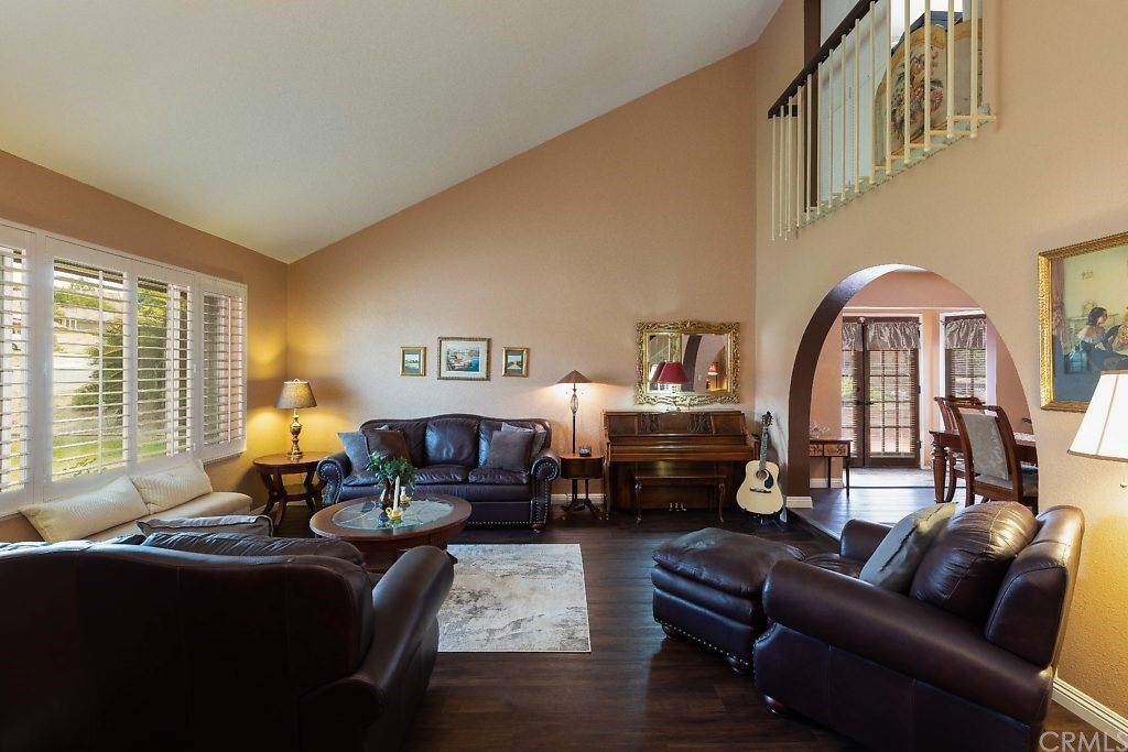 6843 Rycroft Drive Riverside, CA 92506 - Photo 9 of 48 Gallery Image 9