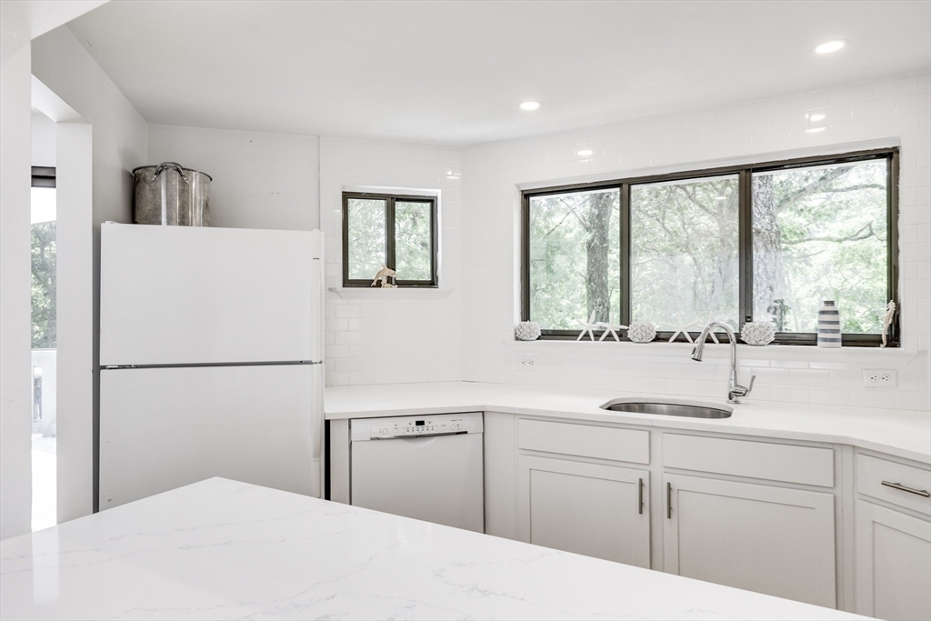 68 Pine Avenue Wellfleet, MA 02667 - Photo 14 of 42