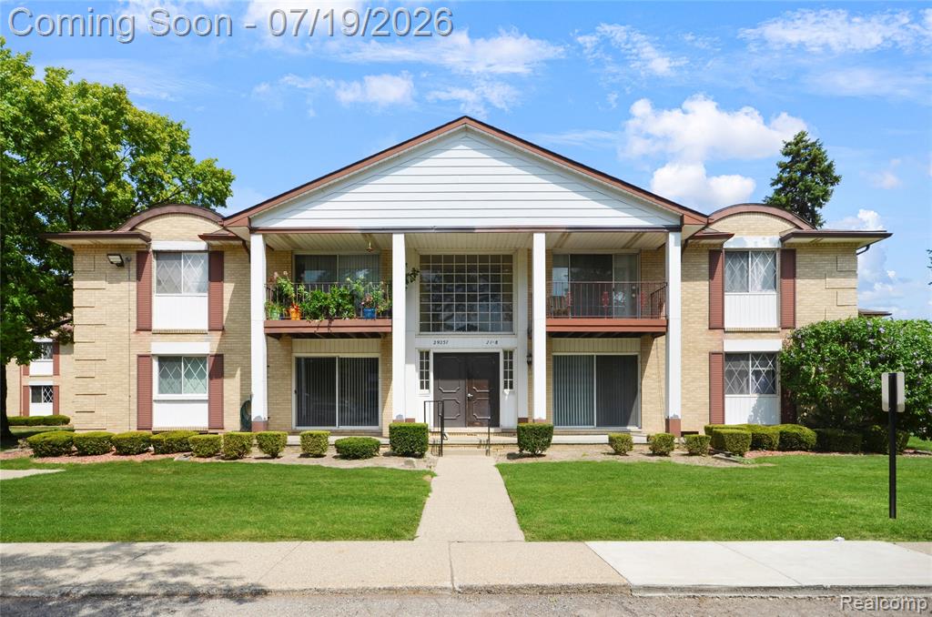 29257 Hayes Road, Unit 7 Warren, MI 48088 - Photo 1 of 20
