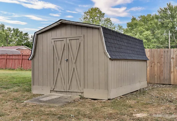 $277,500 | 207 Donna Drive, Hopkinsville, KY 42240