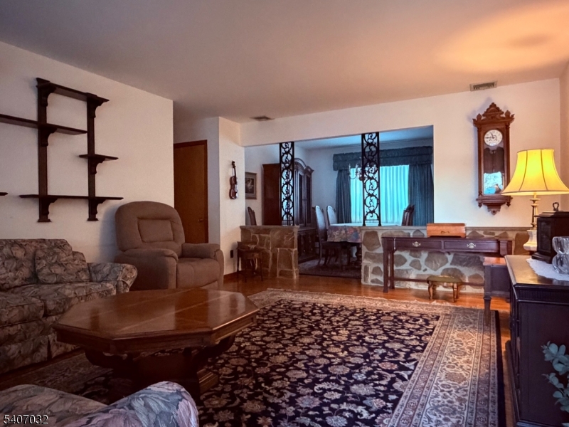 85 Fulton Street Clark, NJ 07066 - Photo 5 of 17