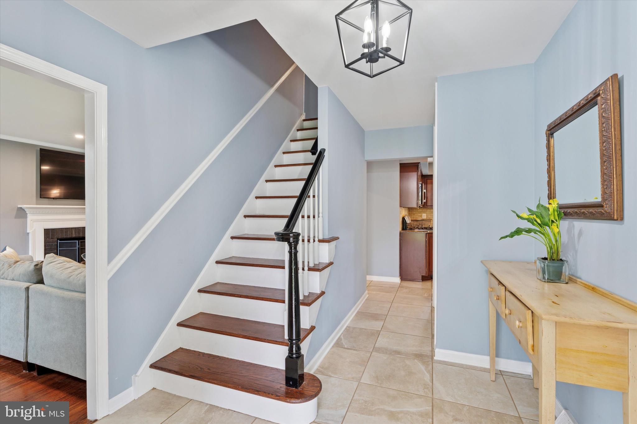 78 Peddrick Road Wayne, PA 19087 - Photo 7 of 47 a view of entryway and hall