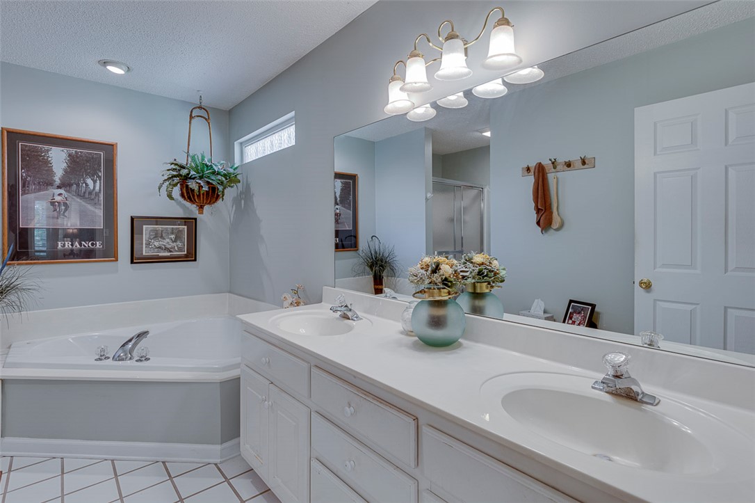 101 Park Way Anderson, SC 29625 - Photo 19 of 34 Primary Bathroom