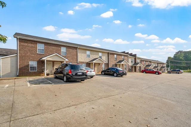 $975 | 2287 McCormick Lane, Unit I, Clarksville, TN 37040