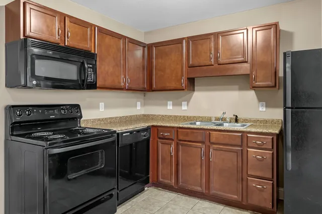 $975 | 2287 McCormick Lane, Unit I, Clarksville, TN 37040