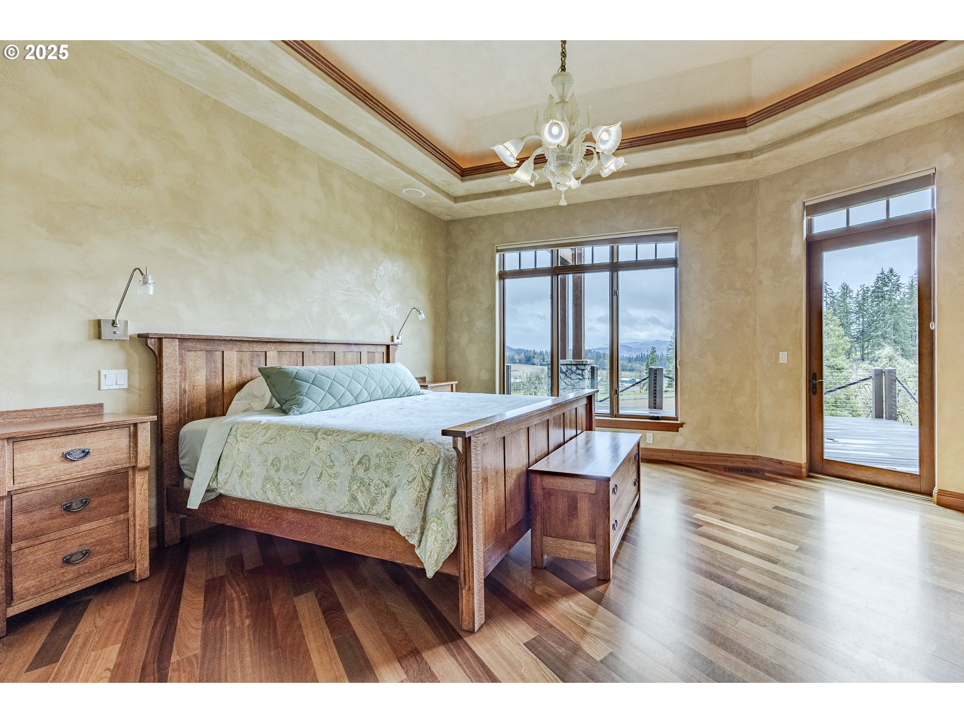 36995 Wallace Creek Road Springfield, OR 97478 - Photo 19 of 48 Owner's Suite Bedroom
