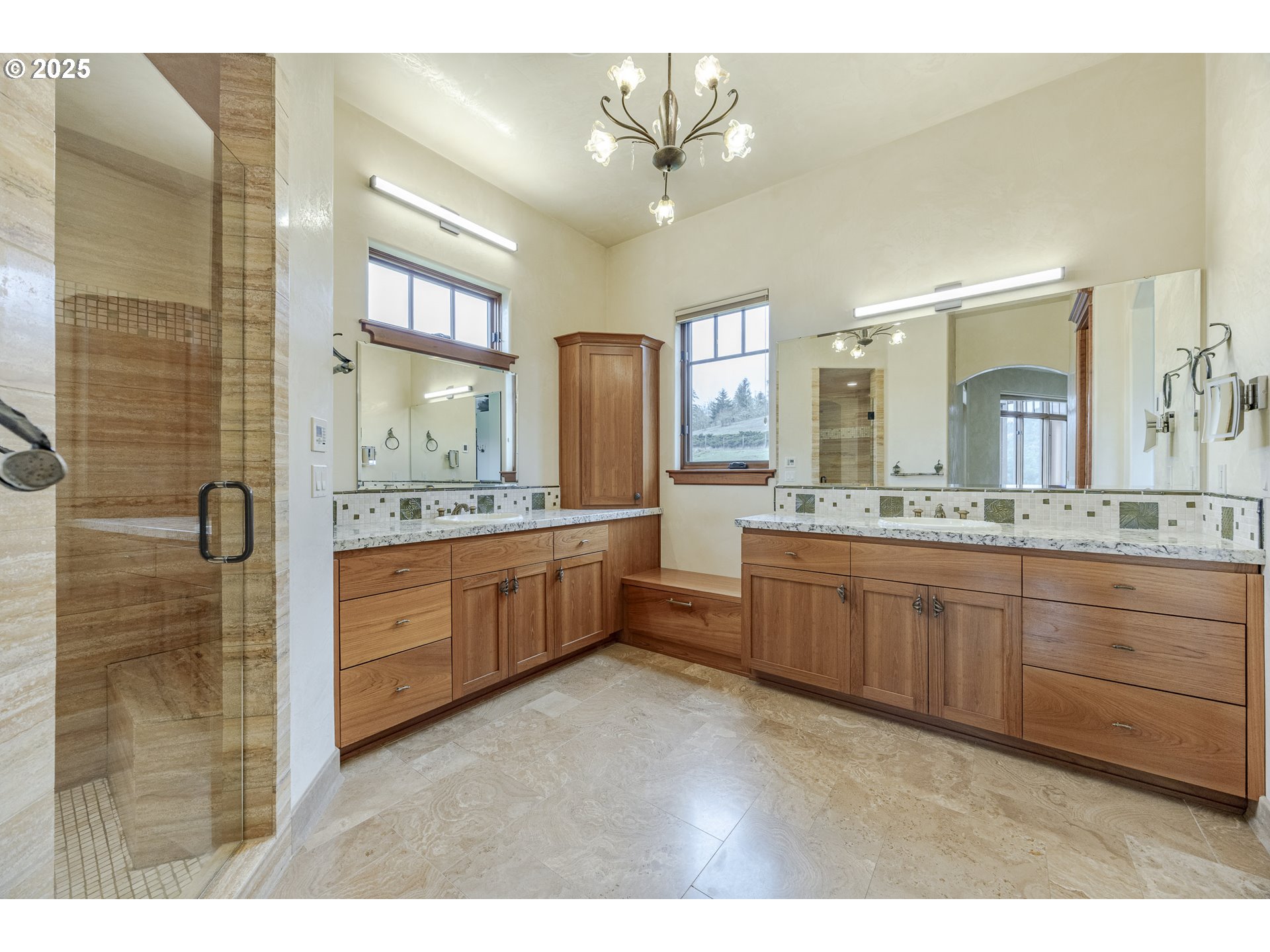 36995 Wallace Creek Road Springfield, OR 97478 - Photo 20 of 48 Owner's Suite Bathroom