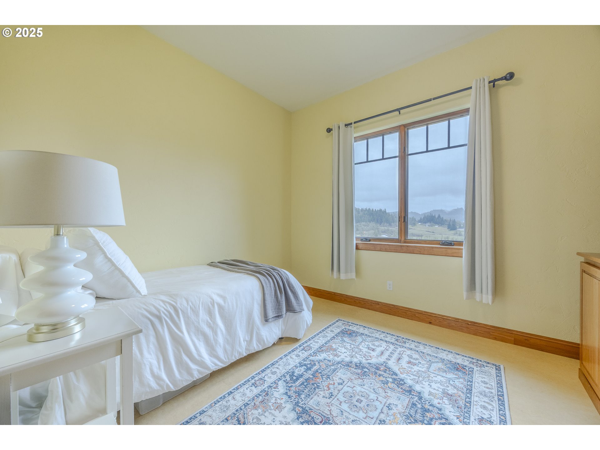 36995 Wallace Creek Road Springfield, OR 97478 - Photo 22 of 48 Bedroom
