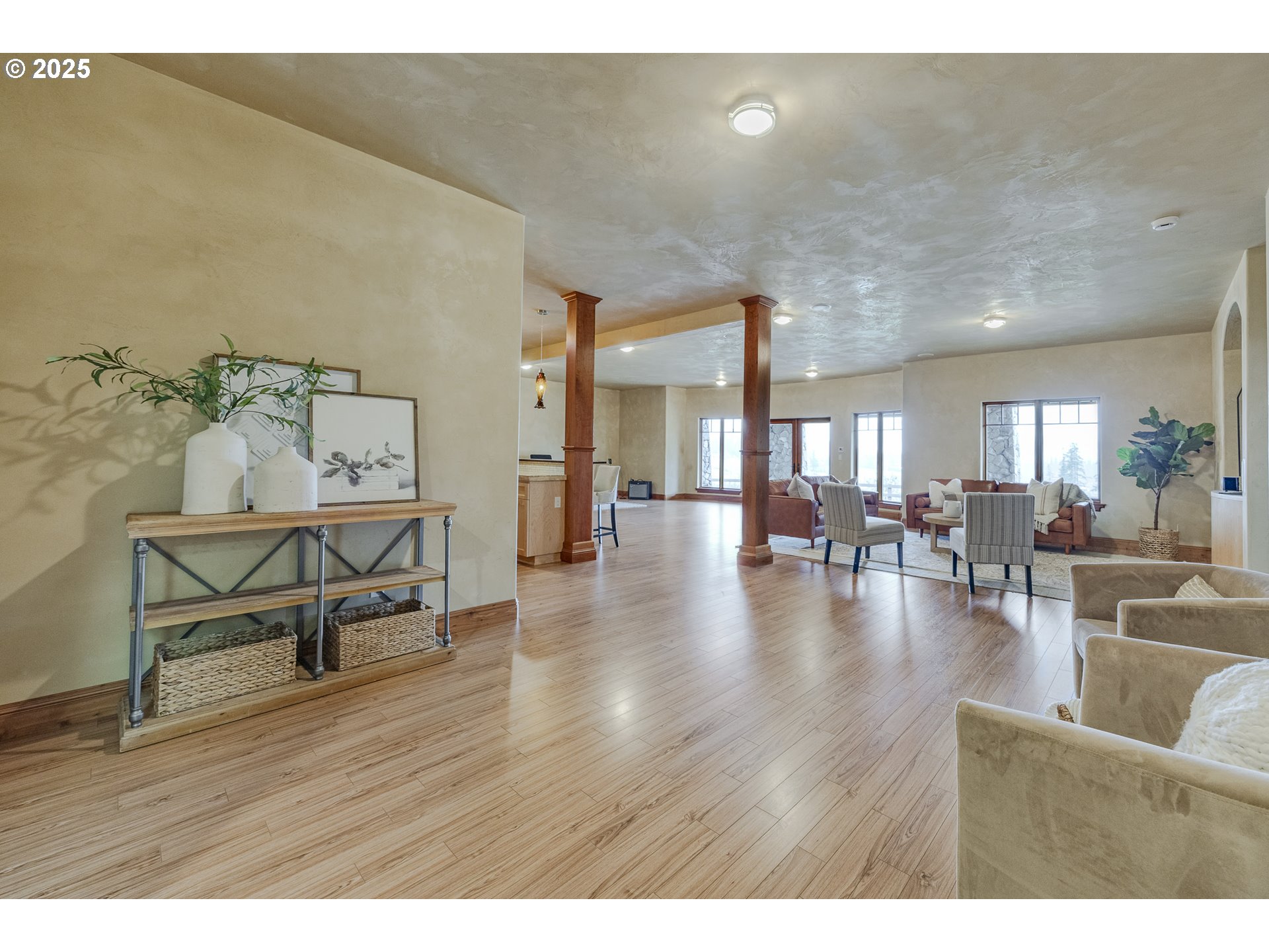 36995 Wallace Creek Road Springfield, OR 97478 - Photo 23 of 48 Family Room
