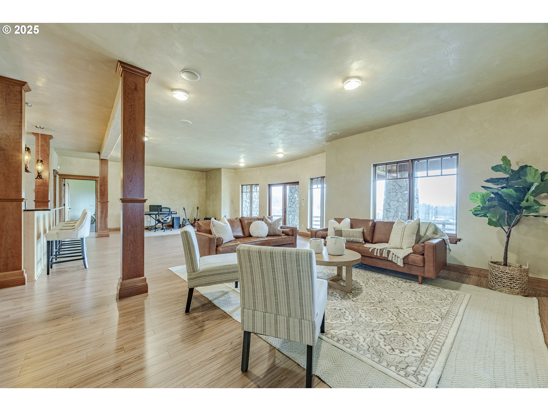 36995 Wallace Creek Road Springfield, OR 97478 - Photo 24 of 48 Family Room