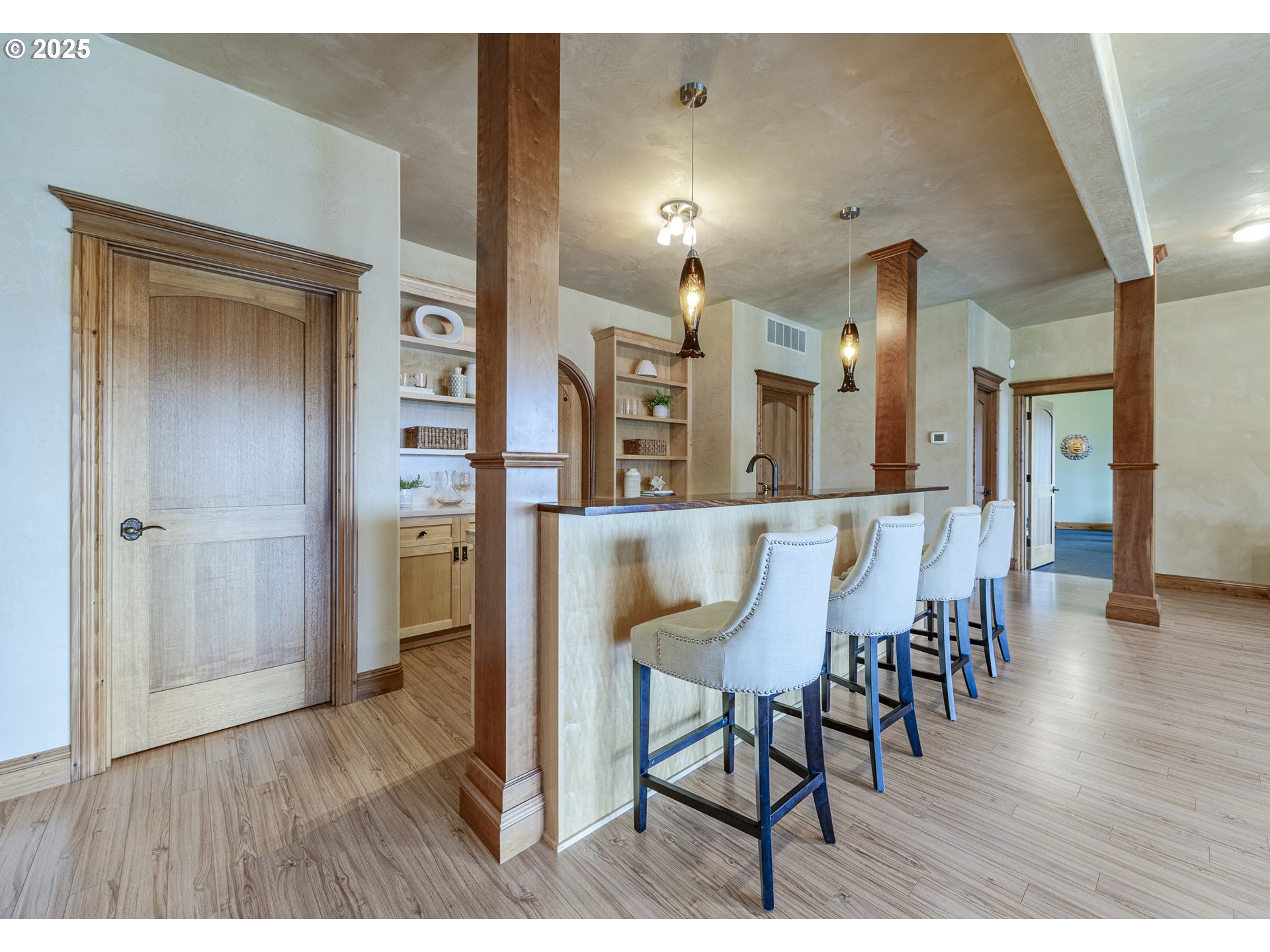 36995 Wallace Creek Road Springfield, OR 97478 - Photo 25 of 48 Wet Bar