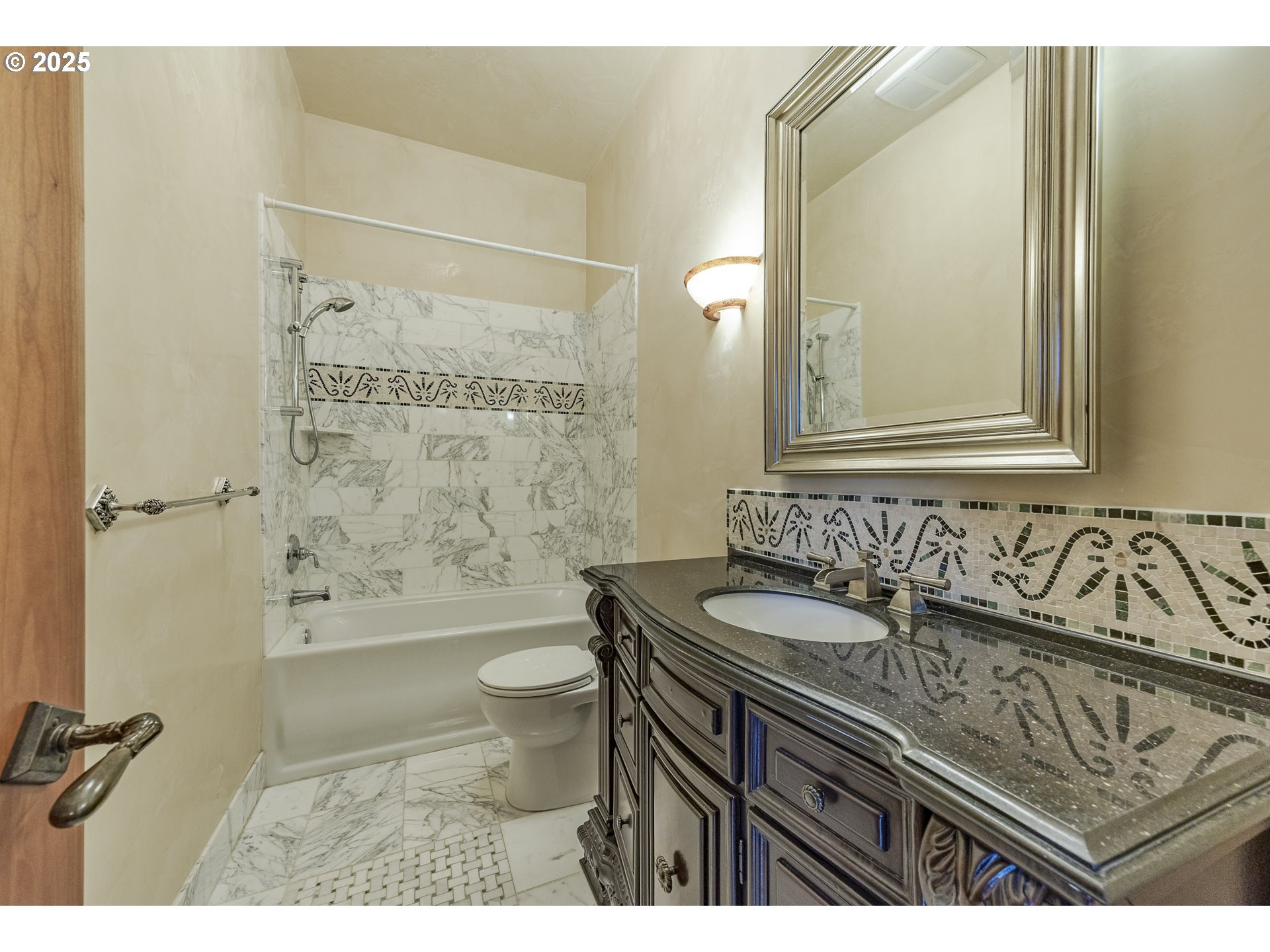 36995 Wallace Creek Road Springfield, OR 97478 - Photo 30 of 48 Bathroom