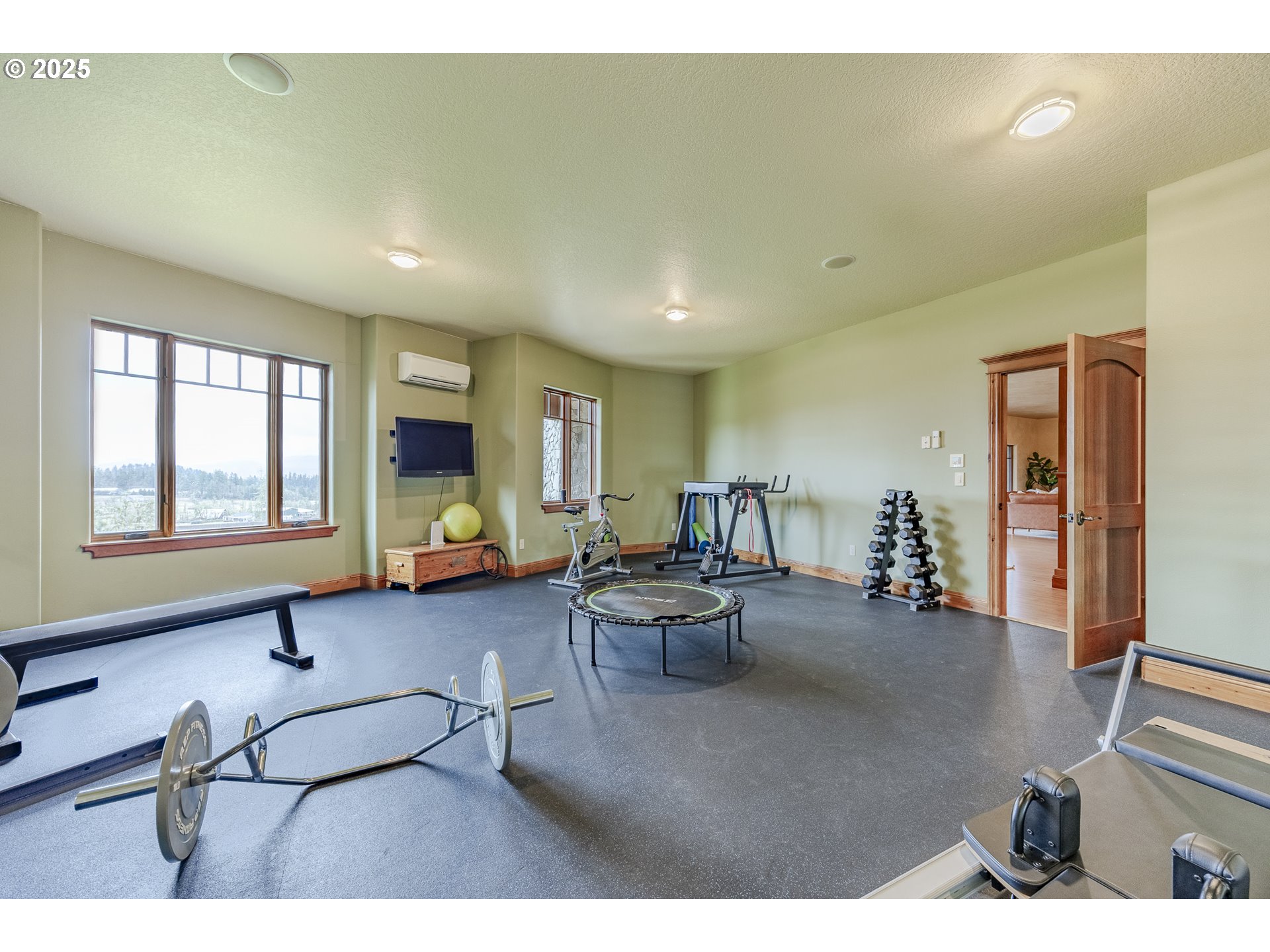 36995 Wallace Creek Road Springfield, OR 97478 - Photo 31 of 48 Gym