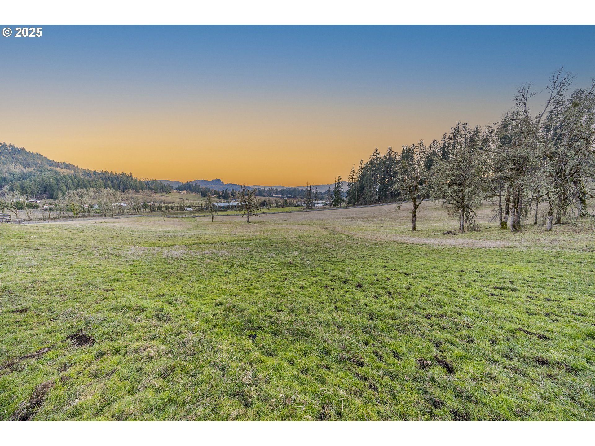 36995 Wallace Creek Road Springfield, OR 97478 - Photo 5 of 48