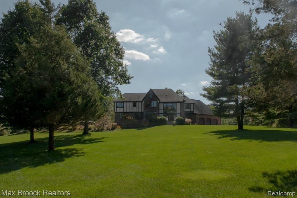 565 Sheldon Court Rochester, MI 48306 - Photo 75 of 75 386ADSC_2407.jpg
