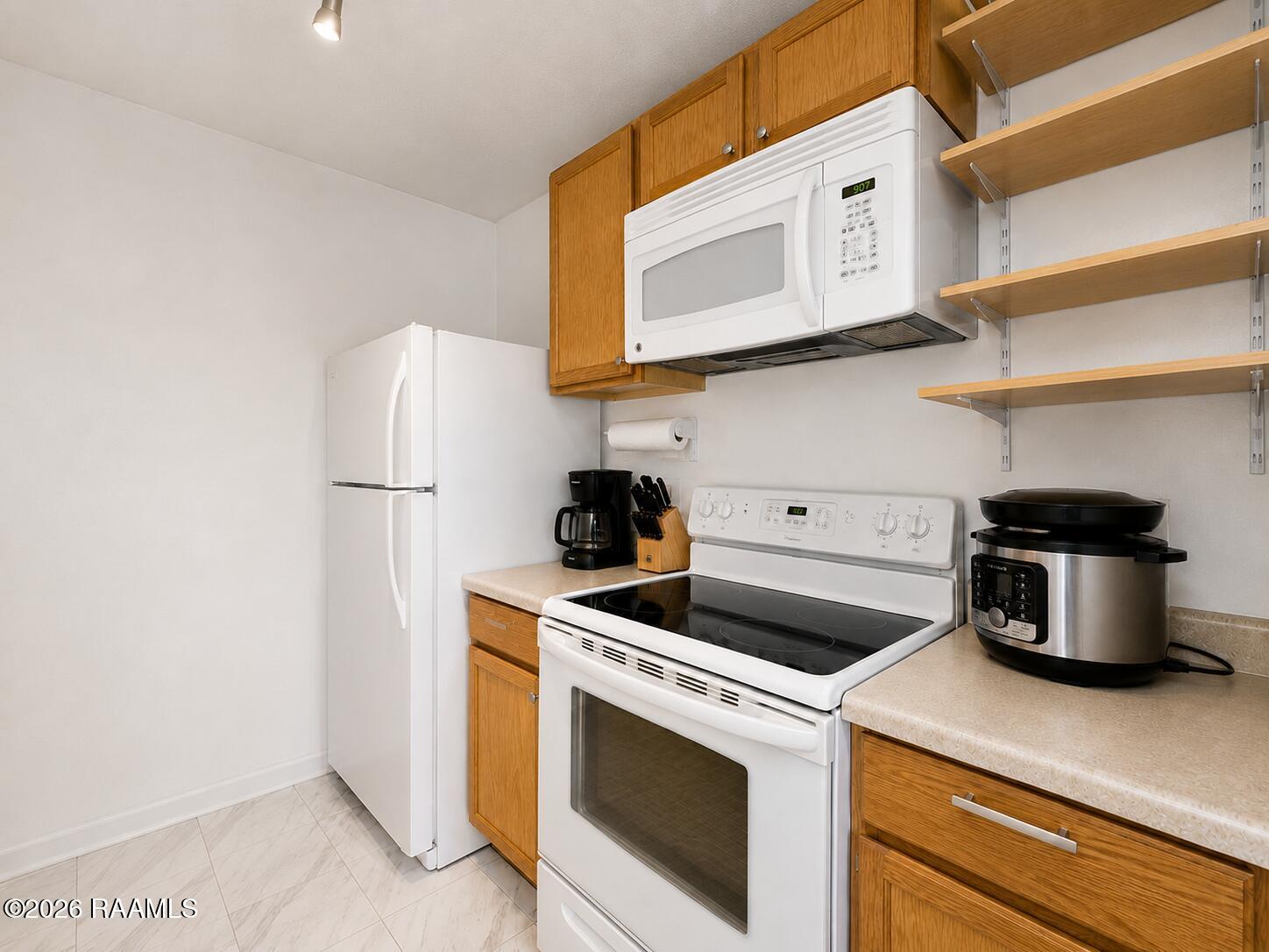 610 Pillette Road, Unit 194 Lafayette, LA 70508 - Photo 4 of 15 610 Pillette Road 8