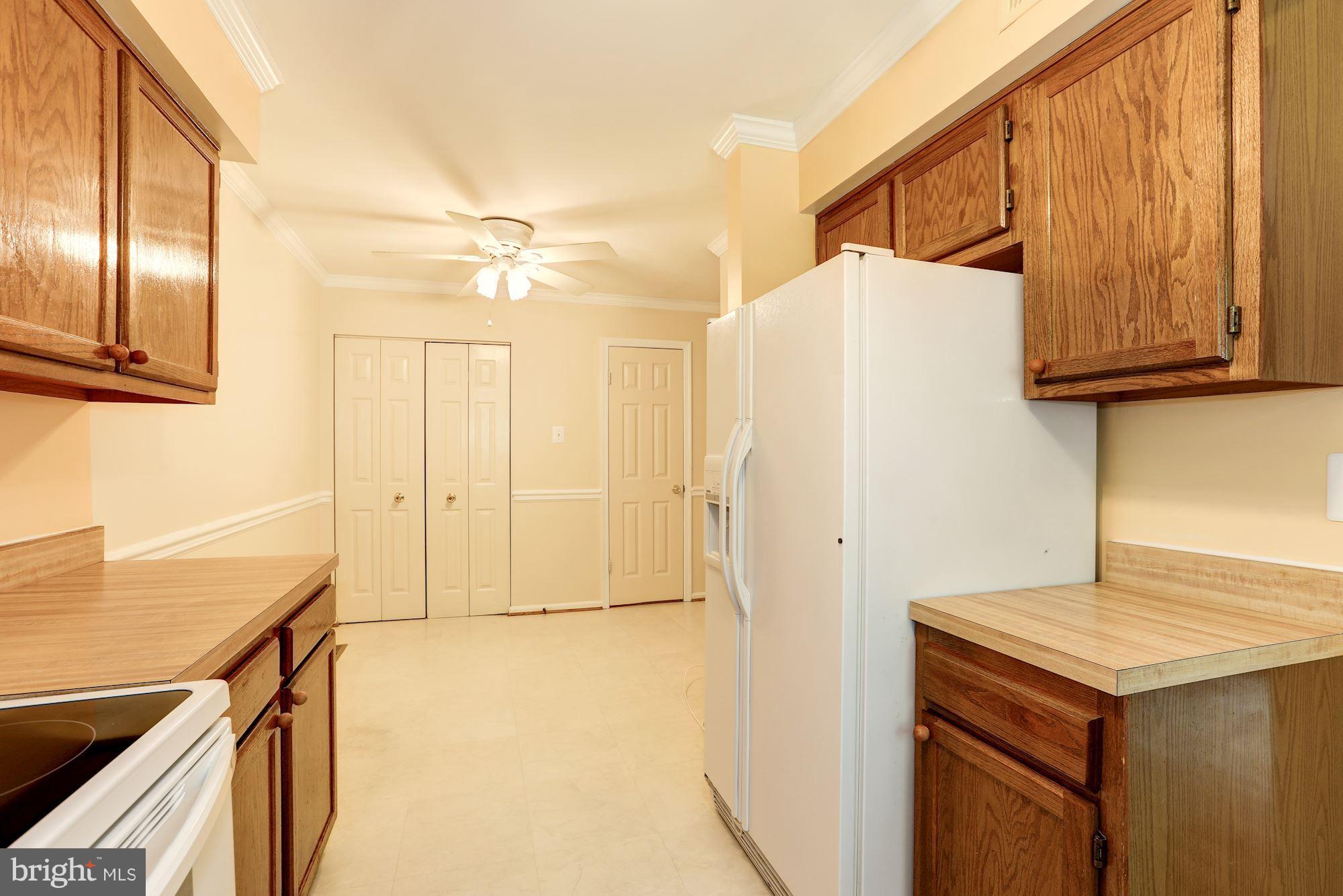 2204 Wimbledon Circle Silver Spring, MD 20906 - Photo 11 of 30 Kitchen