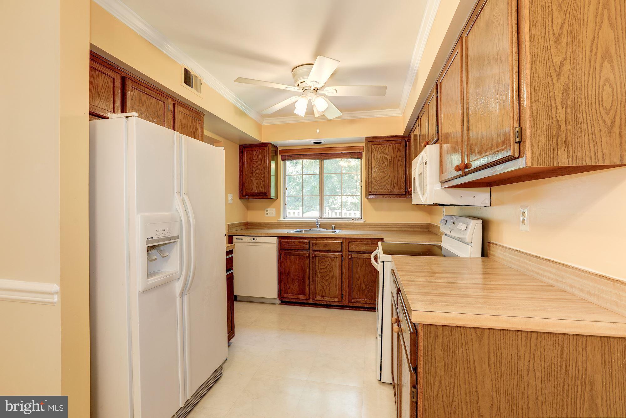 2204 Wimbledon Circle Silver Spring, MD 20906 - Photo 12 of 30 Kitchen