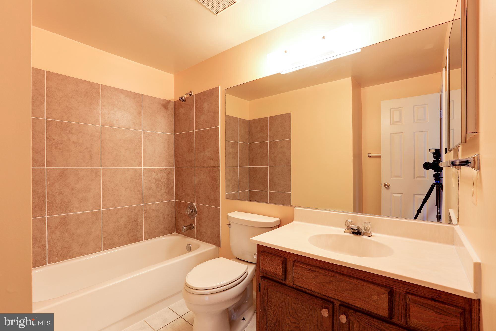2204 Wimbledon Circle Silver Spring, MD 20906 - Photo 26 of 30 Bath