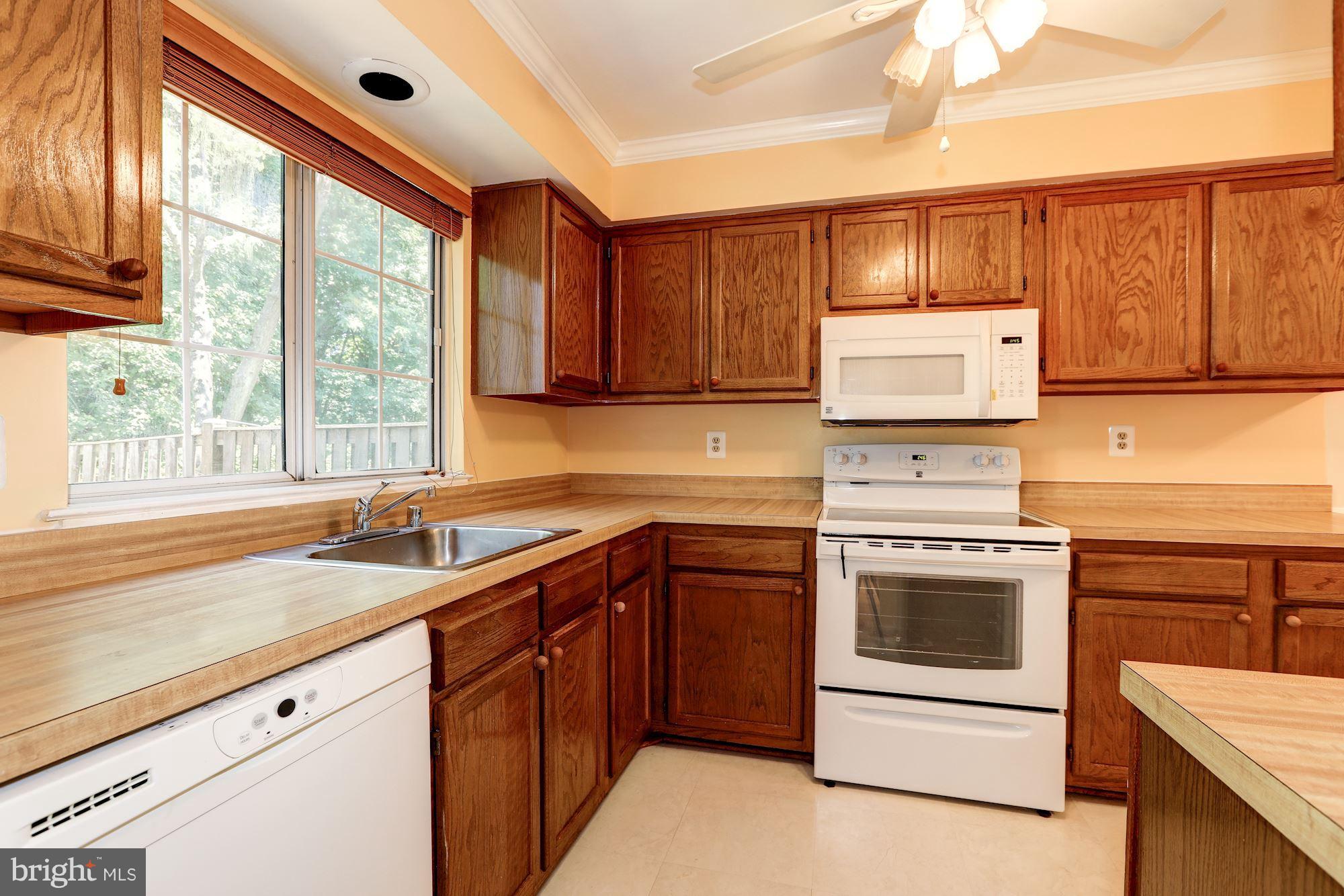 2204 Wimbledon Circle Silver Spring, MD 20906 - Photo 10 of 30 Kitchen