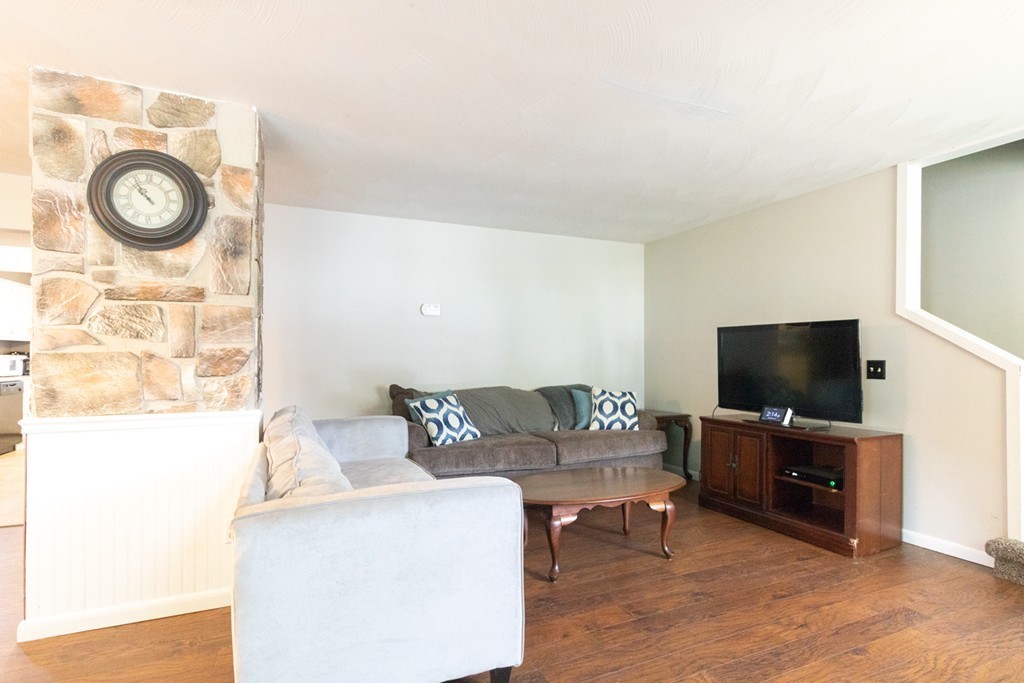 180 Powell Avenue Springfield, MA 01118 - Photo 4 of 14