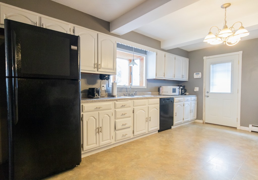 180 Powell Avenue Springfield, MA 01118 - Photo 5 of 14