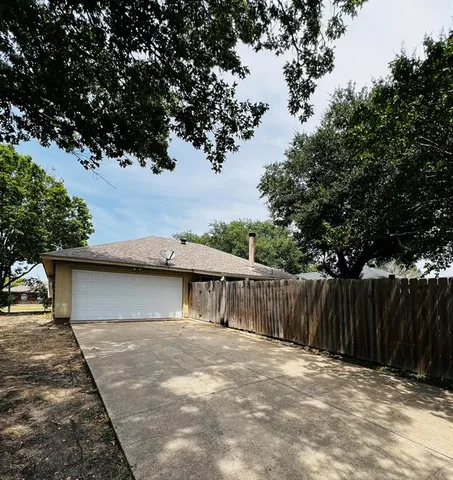 $2,050 | 1408 Flameleaf Drive, Allen, TX 75002