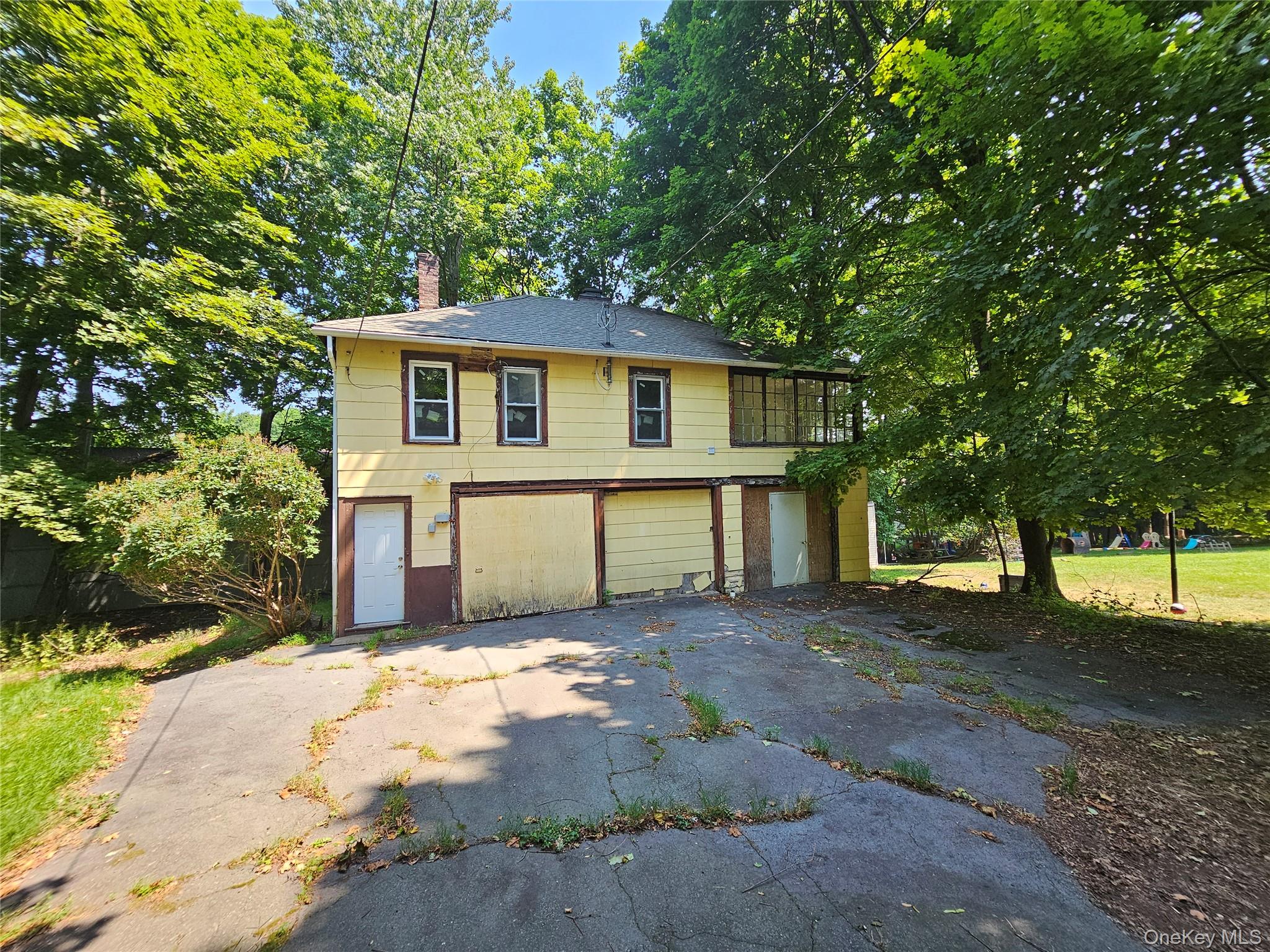 62 Clinton Avenue Monticello, NY 12701 - Photo 5 of 37