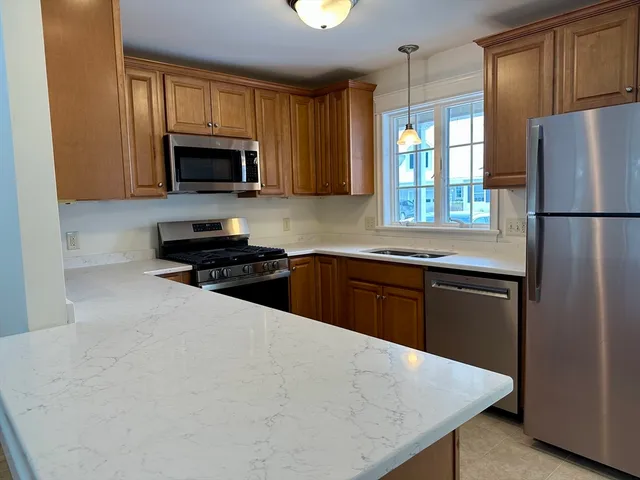 $421,000 | 115 Elm Street, Unit 7B, Hatfield, MA 01038