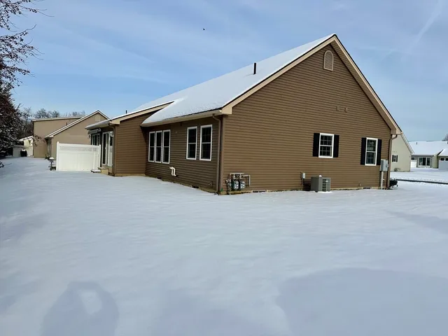 $421,000 | 115 Elm Street, Unit 7B, Hatfield, MA 01038